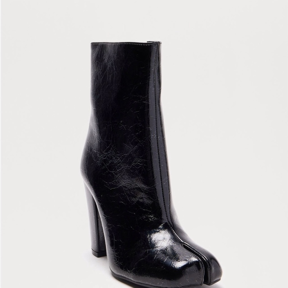 Fashion Nova Glossy Black Heeled Boots